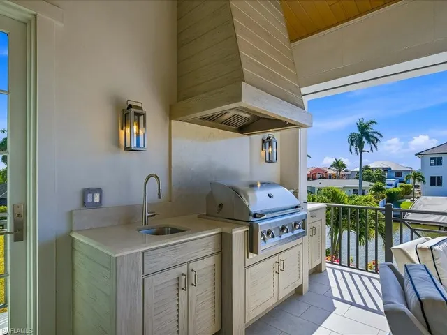 $6,495,000 | 360 Heron Avenue, Naples, FL 34108