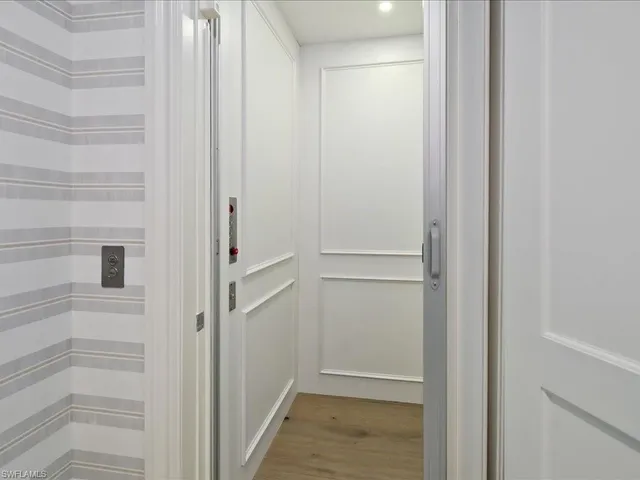 $6,495,000 | 360 Heron Avenue, Naples, FL 34108