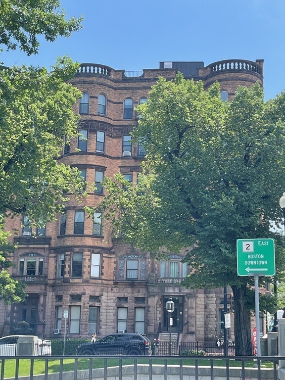 362 Commonwealth Avenue, Unit 2H Boston, MA 02115 - Photo 2 of 20 a view of a building