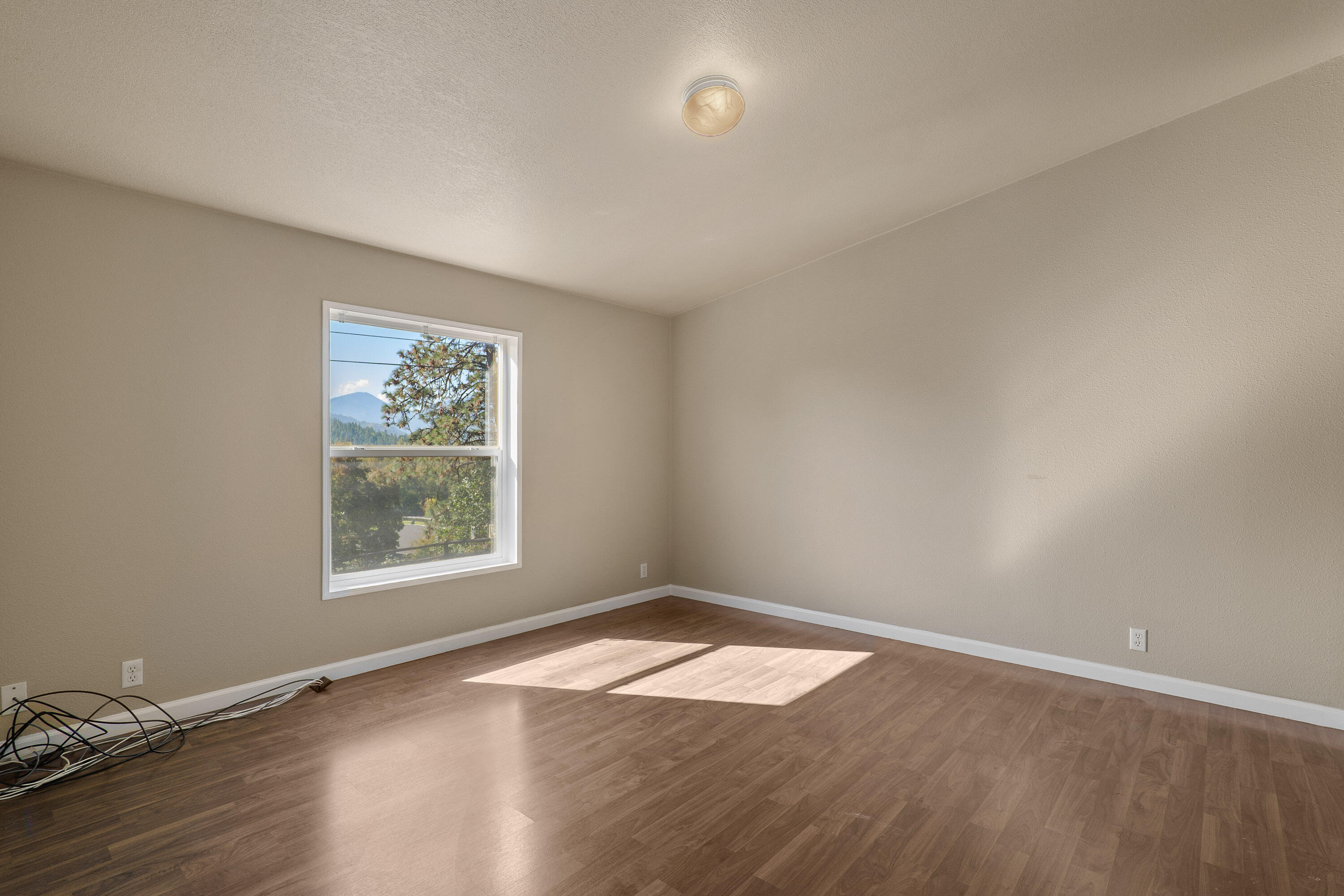 7820 North Applegate Road Grants Pass, OR 97527 - Photo 14 of 35 7820NApplegateRd-017