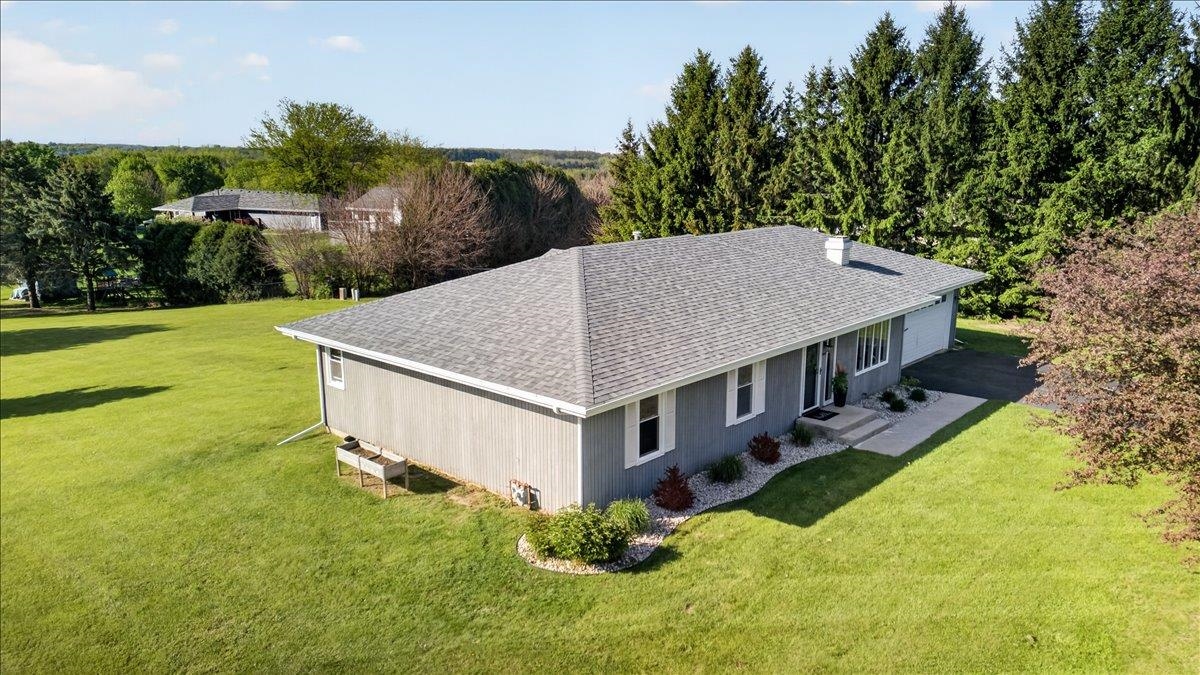 6137 Upper Ridge Way Roscoe, IL 61073 - Photo 7 of 48