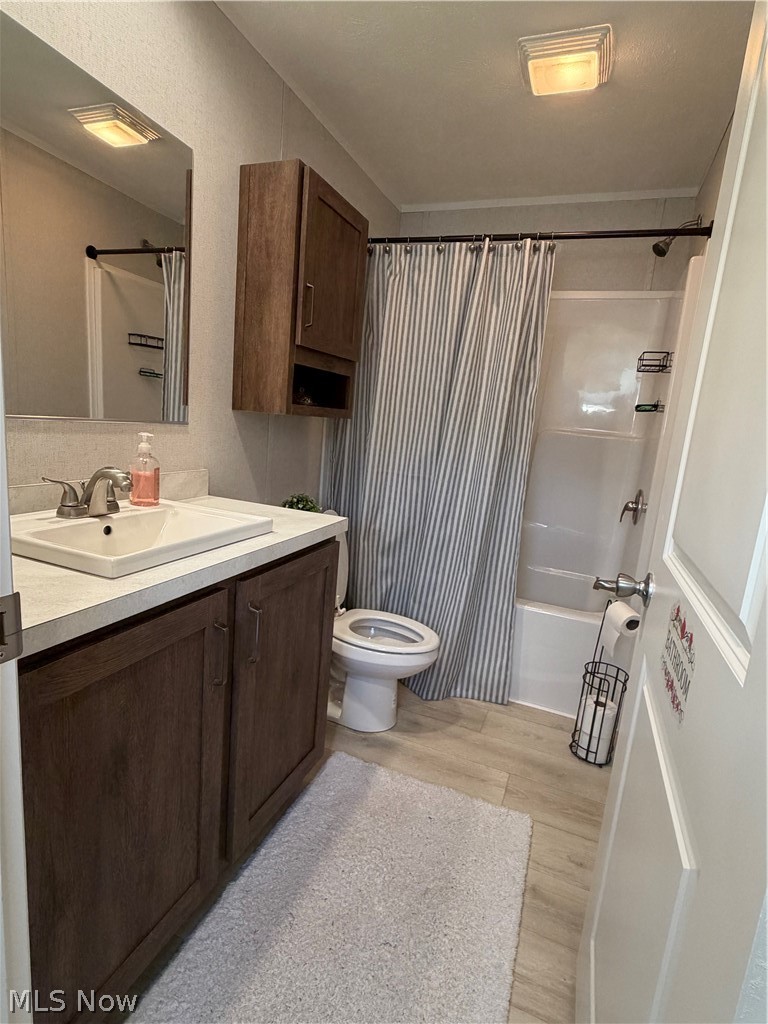 4341 Riverview Road, Unit 62 Peninsula, OH 44264 - Photo 7 of 16 Full bathroom