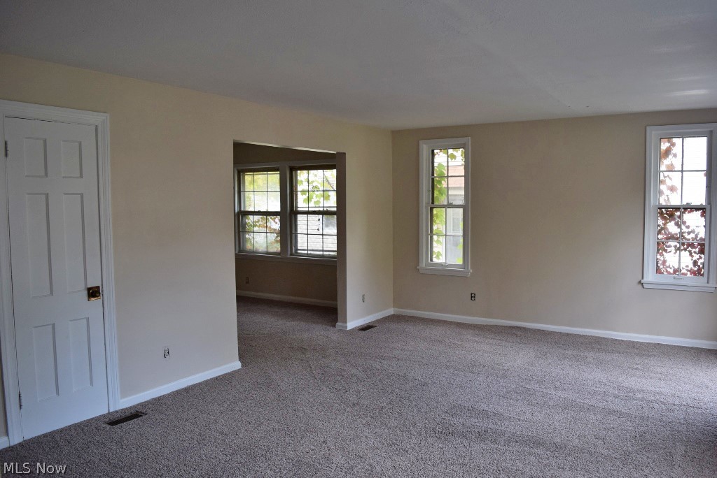 3686 Daleford Road Cleveland, OH 44120 - Photo 5 of 22 Gallery Image 5