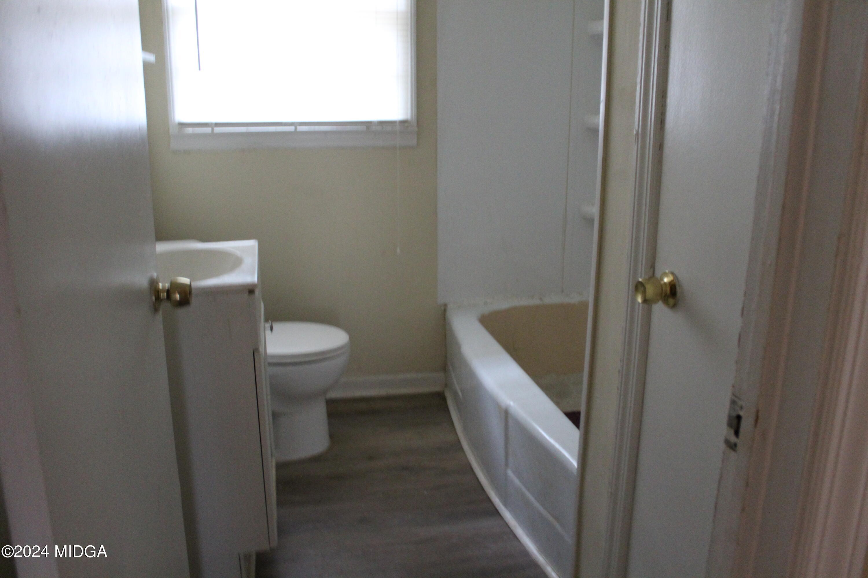 2054 Bayswater Road Macon, GA 31211 - Photo 8 of 12 IMG_1022