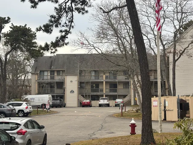 $379,000 | 800 Bearses Way, Unit 5NB, Hyannis, MA 02601