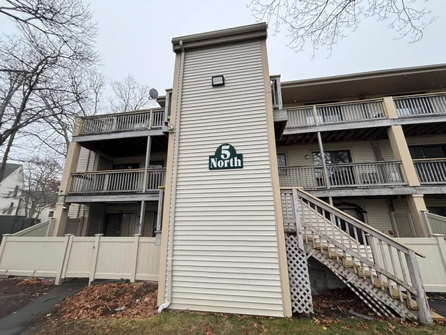 $379,000 | 800 Bearses Way, Unit 5NB, Hyannis, MA 02601
