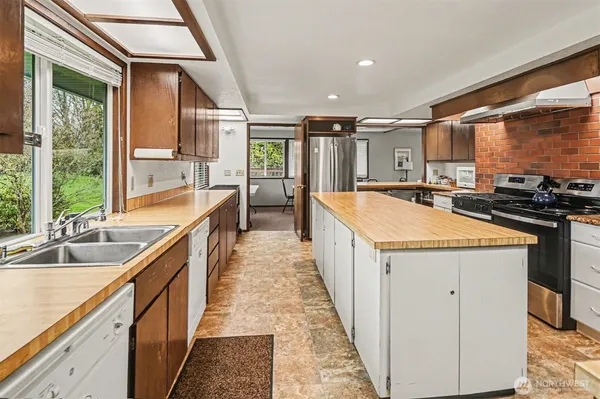 $600,000 | 17308 Woodcrest Drive Northeast, Bothell, WA 98011