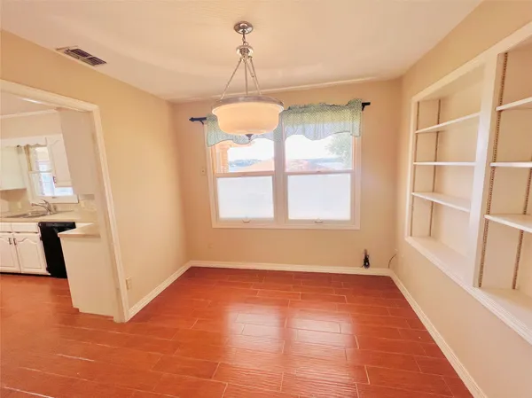 $549,900 | 204 Primrose Lane, Hemphill, TX 75948