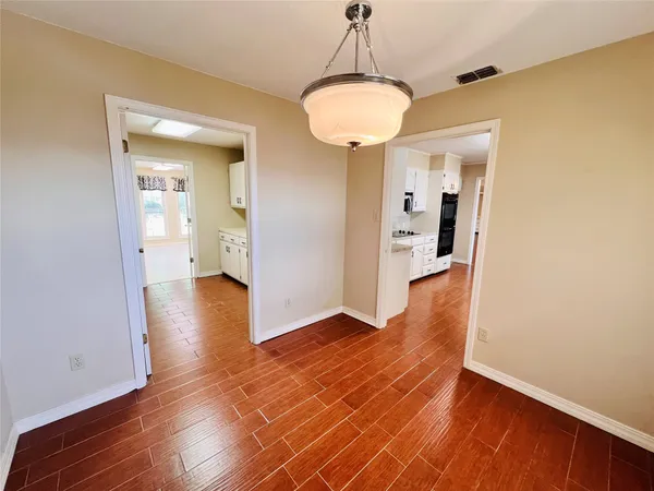 $549,900 | 204 Primrose Lane, Hemphill, TX 75948