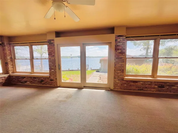 $549,900 | 204 Primrose Lane, Hemphill, TX 75948