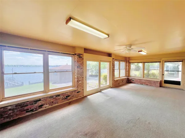 $549,900 | 204 Primrose Lane, Hemphill, TX 75948