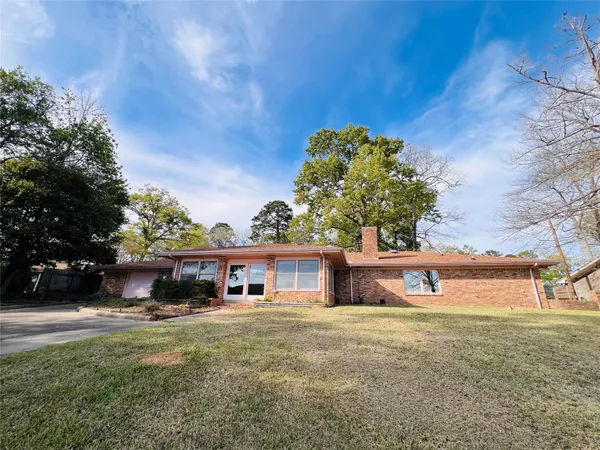 $549,900 | 204 Primrose Lane, Hemphill, TX 75948