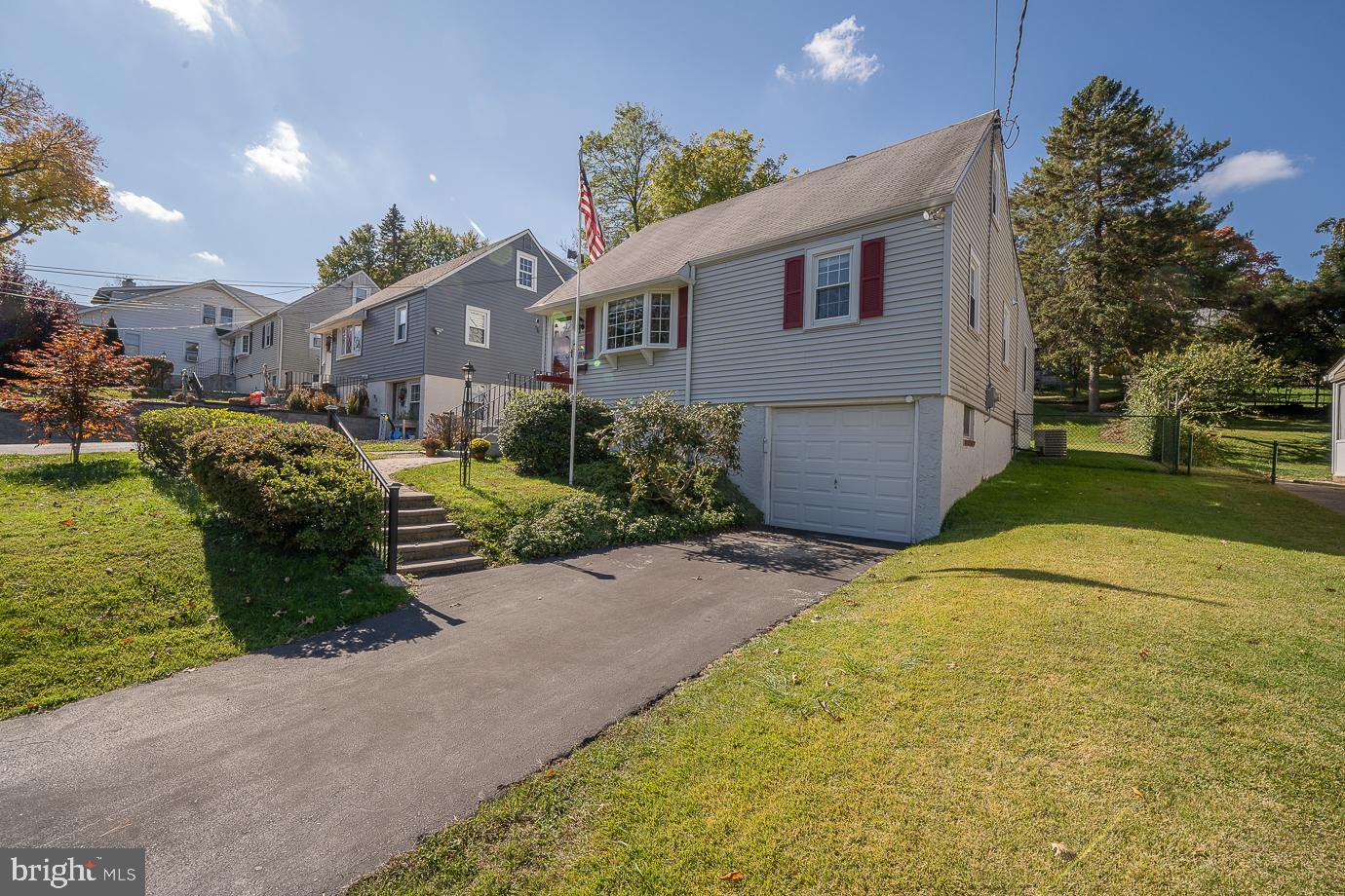 28 Delmont Road Newtown Square, PA 19073 - Photo 3 of 65 Front of House