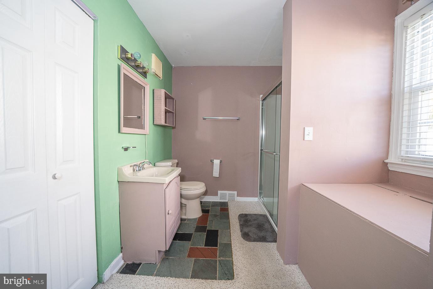 28 Delmont Road Newtown Square, PA 19073 - Photo 38 of 65 Bathroom for Primary Bedroom