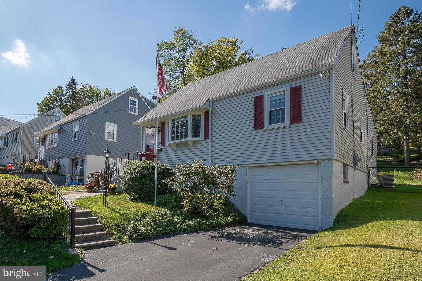 28 Delmont Road Newtown Square, PA 19073 - Photo 4 of 65 Front of House