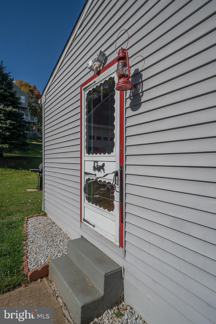 28 Delmont Road Newtown Square, PA 19073 - Photo 65 of 65 Side Entrance