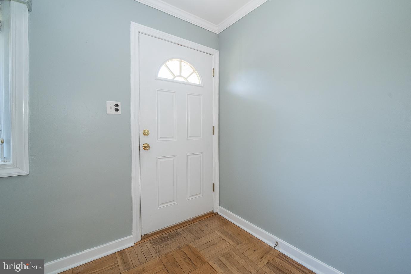 28 Delmont Road Newtown Square, PA 19073 - Photo 8 of 65 Front Entrance into Spacious Living Room