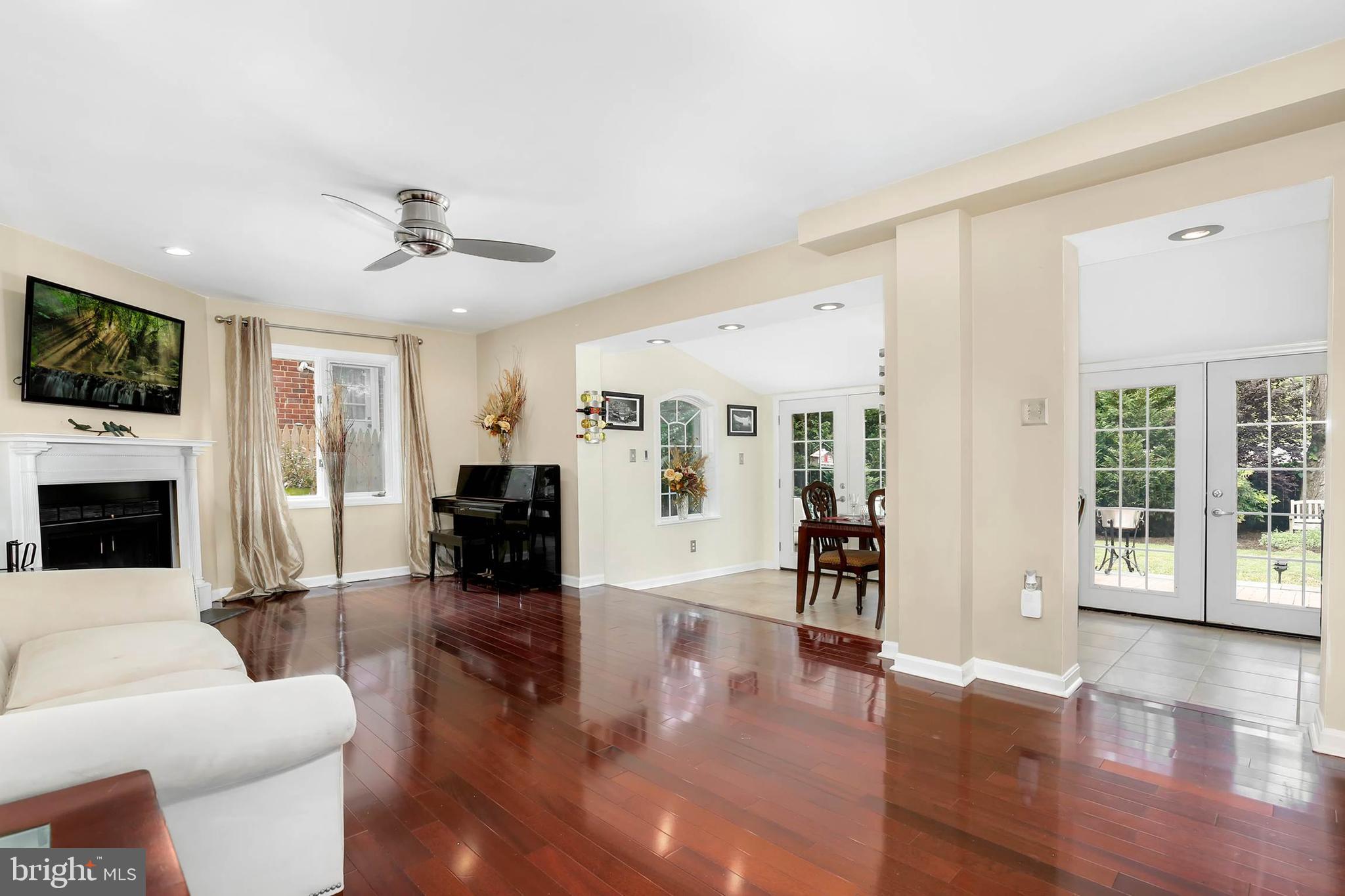 3913 Parsons Road Chevy Chase, MD 20815 - Photo 3 of 33 Gallery Image 3