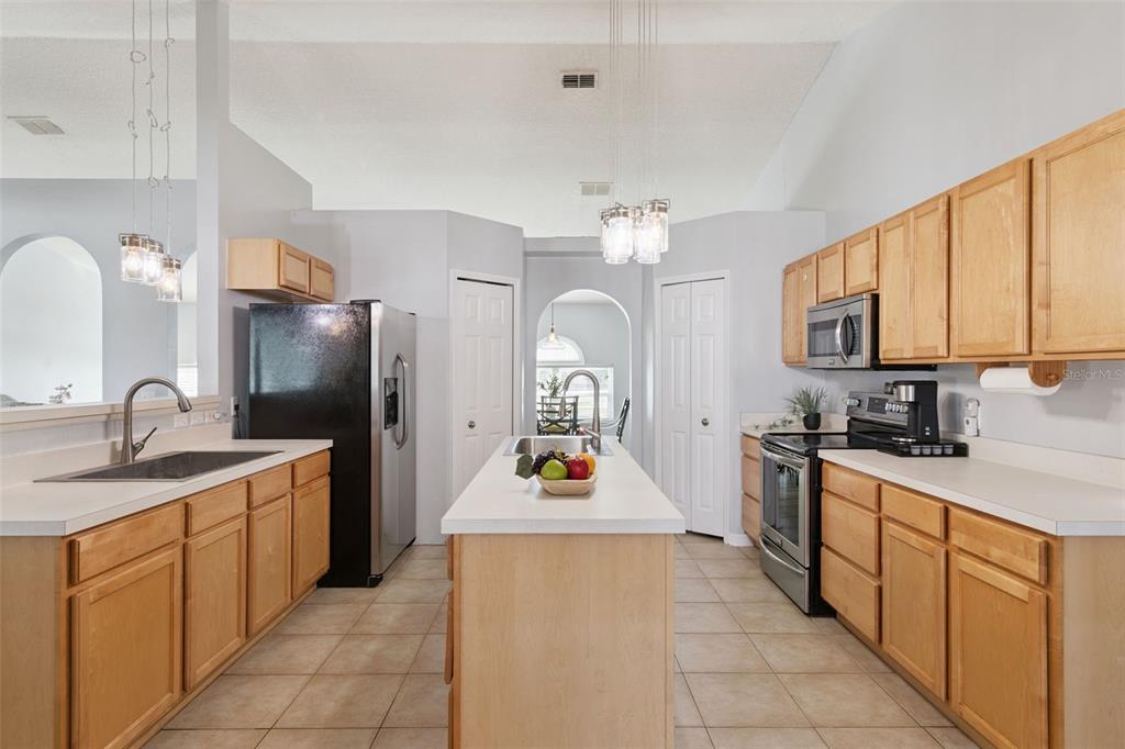 1819 Sunset Ridge Drive Mascotte, FL 34753 - Photo 13 of 31