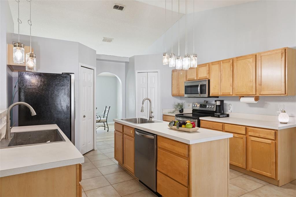 1819 Sunset Ridge Drive Mascotte, FL 34753 - Photo 15 of 31