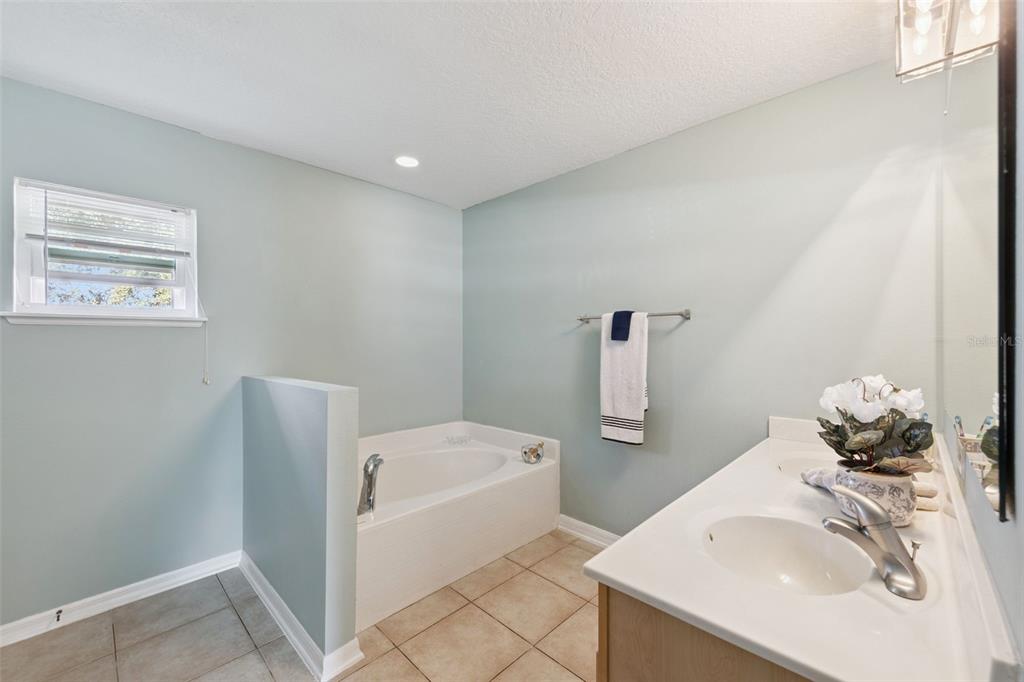 1819 Sunset Ridge Drive Mascotte, FL 34753 - Photo 19 of 31