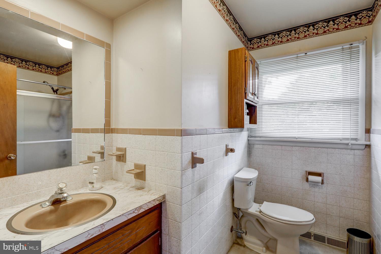 1053 Nissley Road Lancaster, PA 17601 - Photo 17 of 29 Full bath