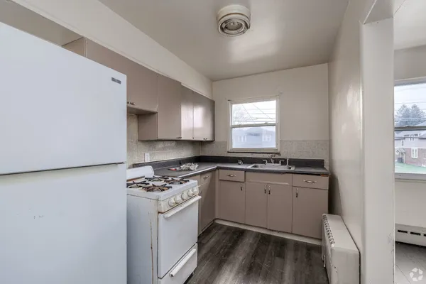 $200,000 | 2700-2708 North Street, Endicott, NY 13760