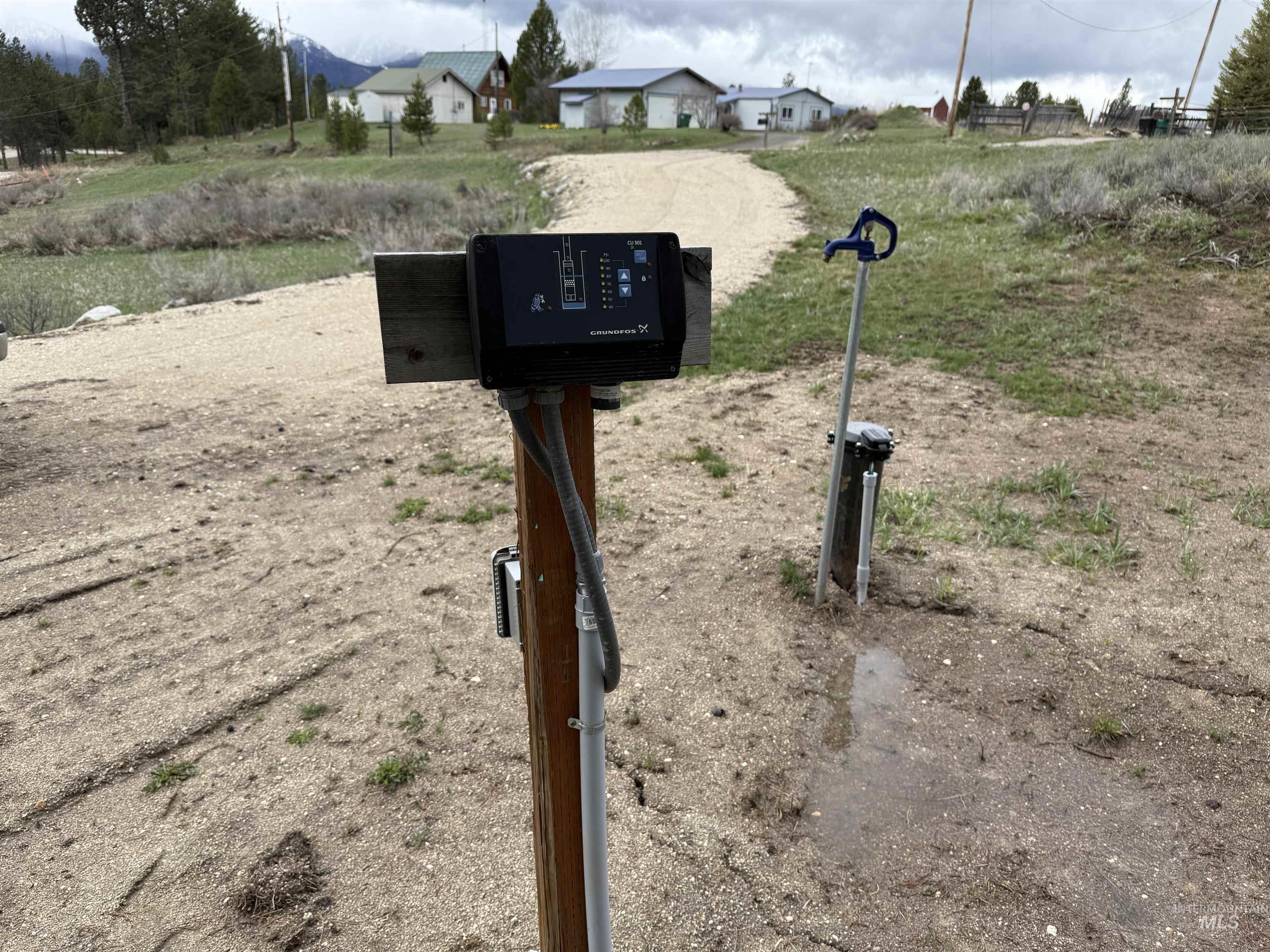 13 Nugget Drive Cascade, ID 83611 - Photo 16 of 30 Grundfos constant-pressure well pump controller