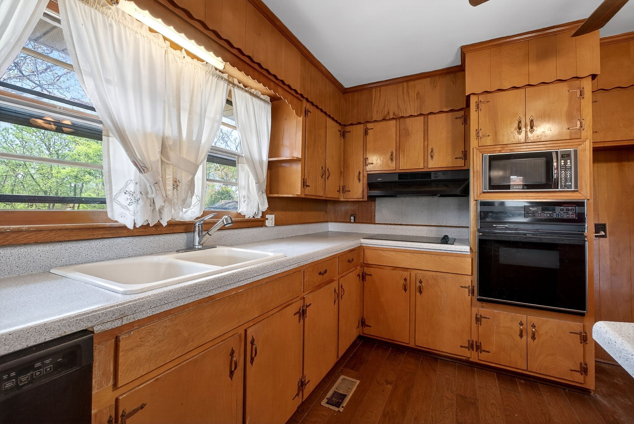 463 Franks Ferry Road Sparta, TN 38583 - Photo 7 of 53