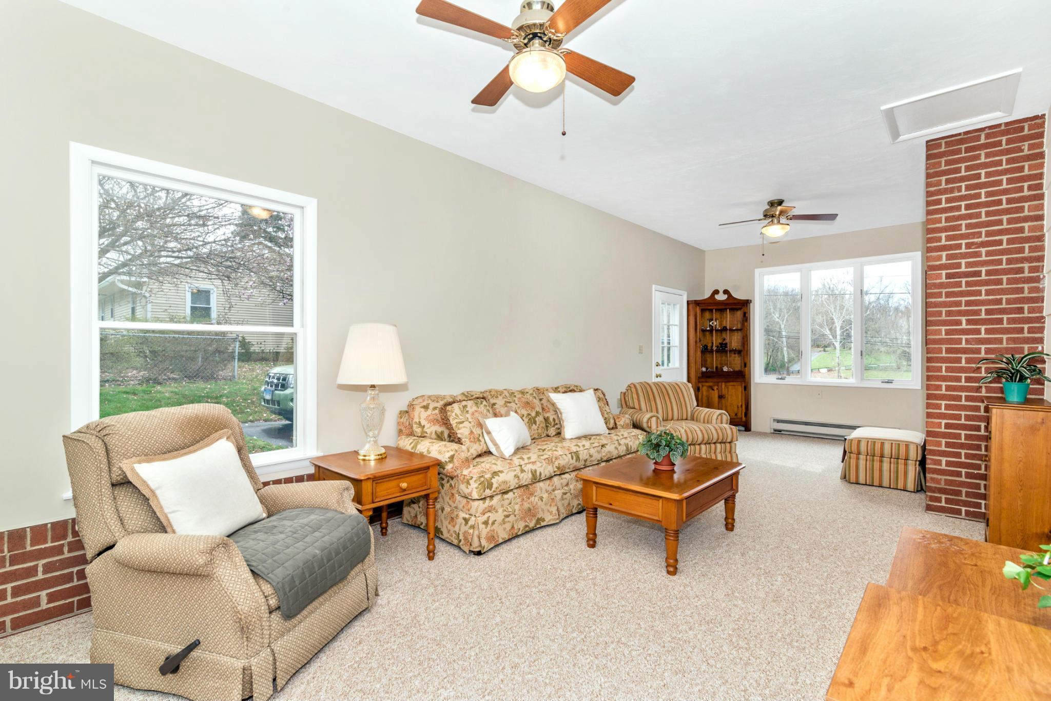 17032 Frederick Road Mount Airy, MD 21771 - Photo 13 of 29 Bright Family Room / Sun Room
