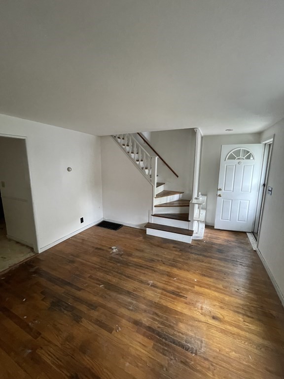 65 Bay State Road Quincy, MA 02171 - Photo 4 of 12 Gallery Image 4