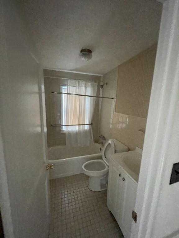 65 Bay State Road Quincy, MA 02171 - Photo 7 of 12 Gallery Image 7