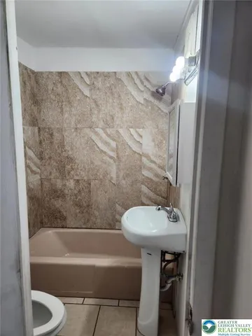 $1,100 | 1641 West Turner Street, Unit 3, Allentown, PA 18102