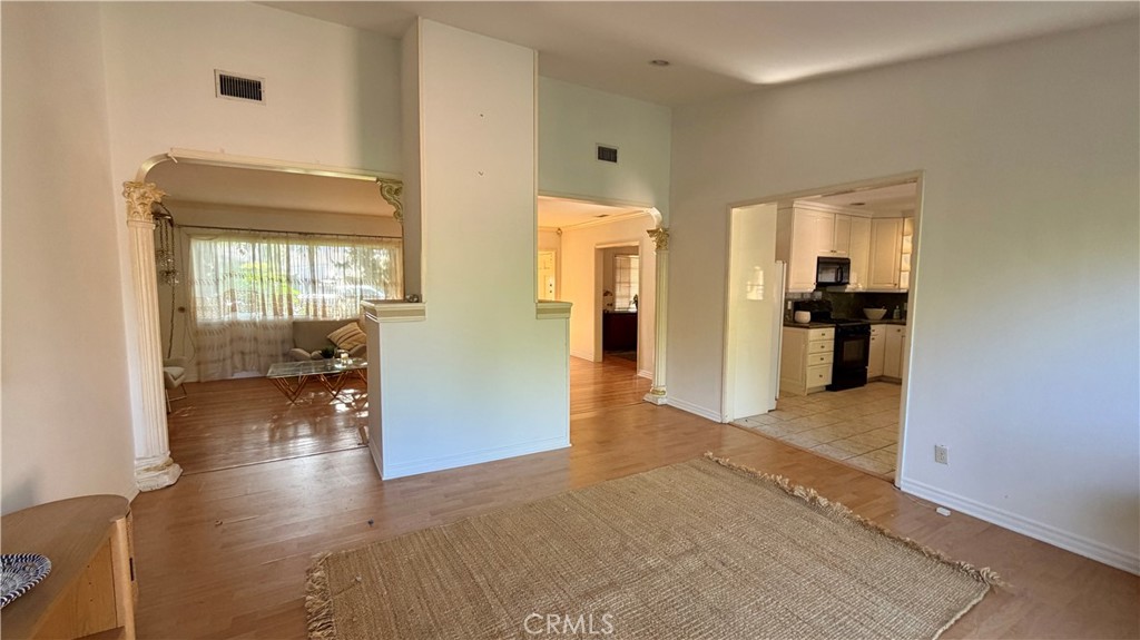 15227 Greenleaf Street Sherman Oaks, CA 91403 - Photo 17 of 43