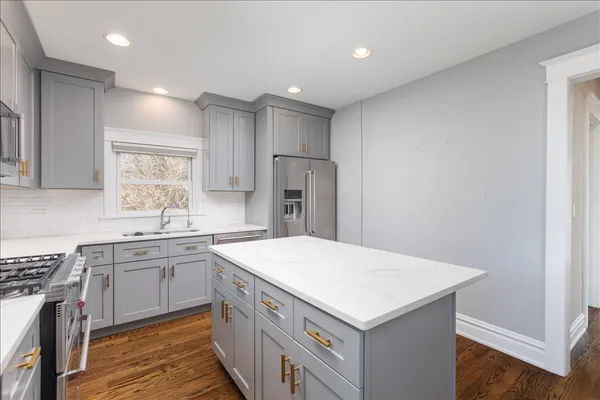 $6,500 | 18 North Main Street, Naperville, IL 60540