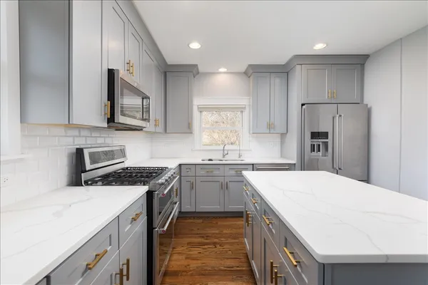 $6,500 | 18 North Main Street, Naperville, IL 60540