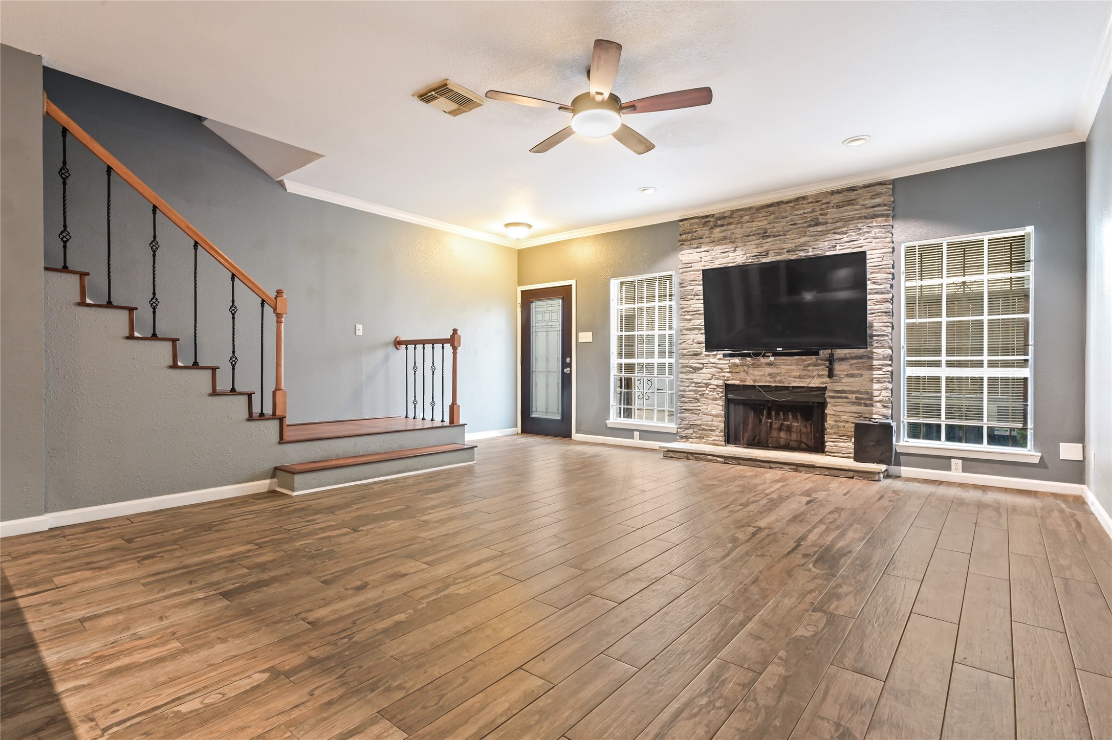 4001 Tanglewilde Street, Unit 404 Houston, TX 77063 - Photo 4 of 25