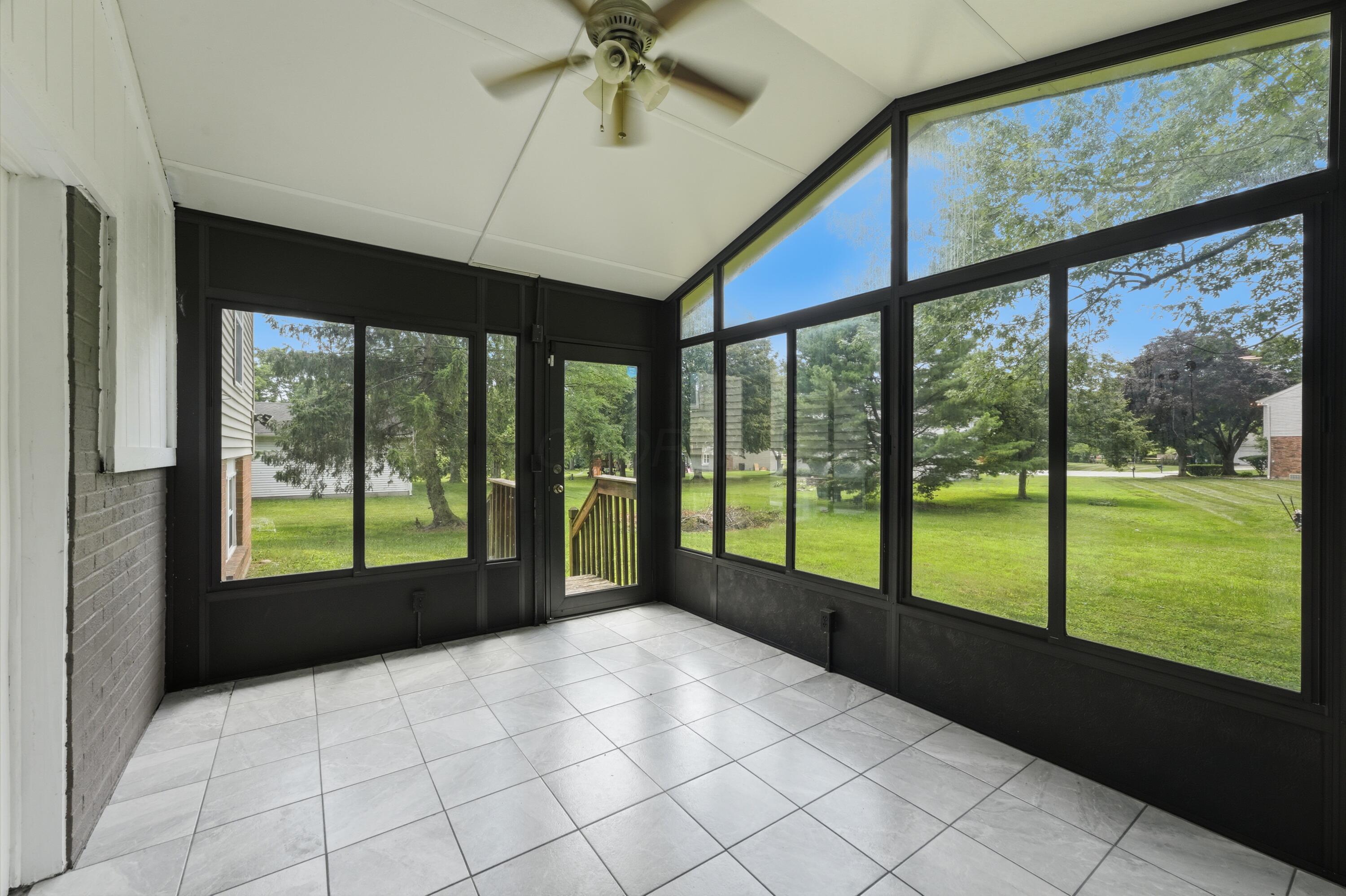11589 Milnor Road Pickerington, OH 43147 - Photo 9 of 25 4 Seasons room