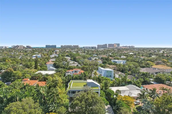 $7,750,000 | 425 Harbor Drive, Key Biscayne, FL 33149