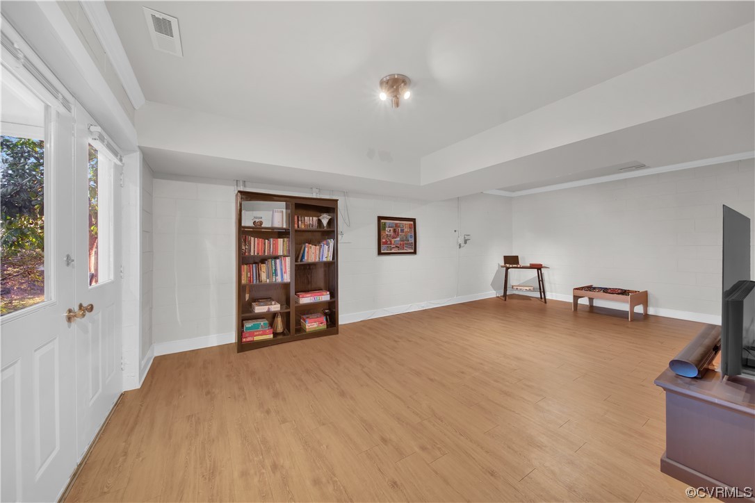 8307 Spring Meadow Road North Chesterfield, VA 23235 - Photo 36 of 47 a view of a livingroom with a workspace