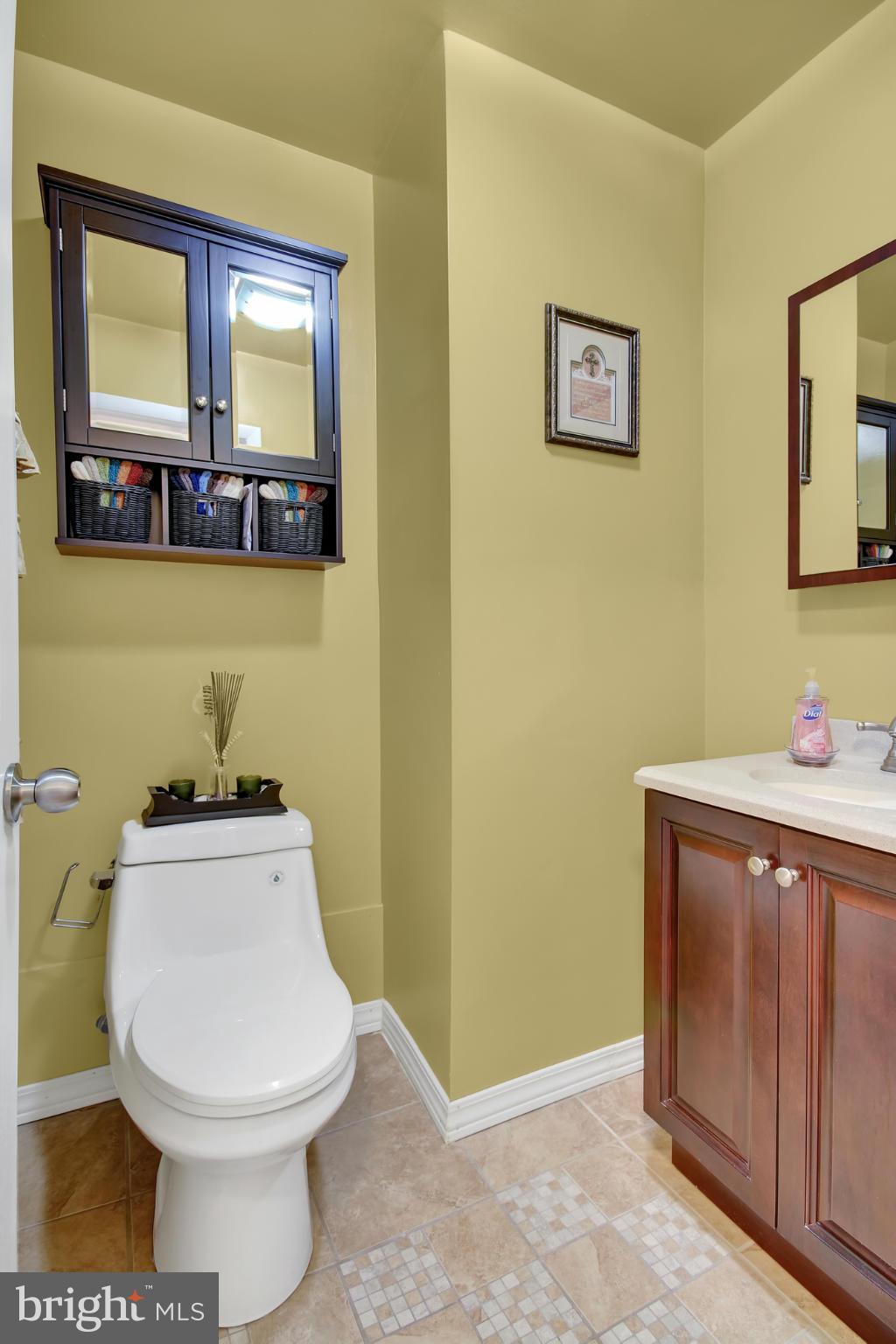 6243 Robin Hill Road Baltimore, MD 21207 - Photo 17 of 30 Bath