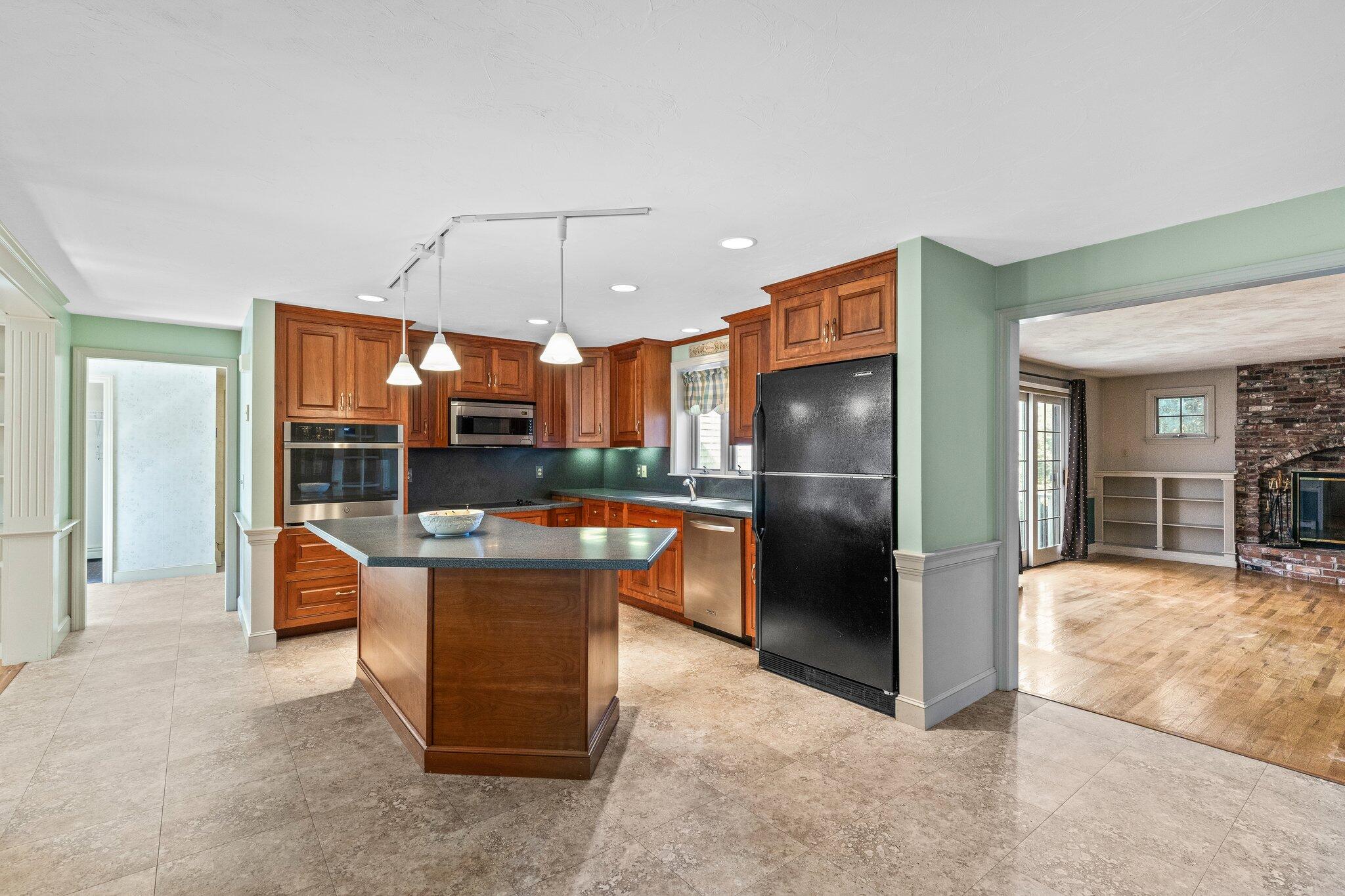 83 Great Hill Road Sandwich, MA 02563 - Photo 7 of 35 Kitchen