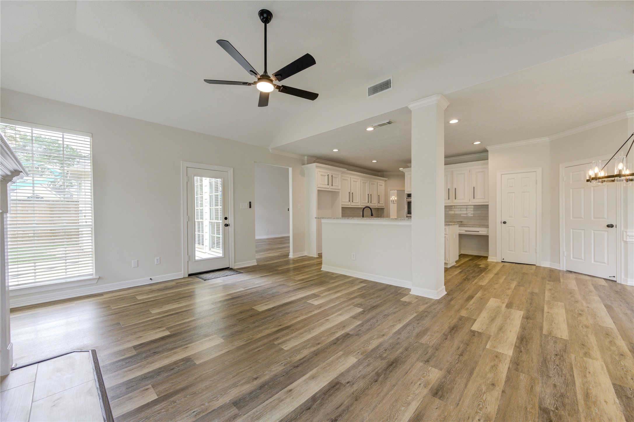 17318 Bonnard Circle Spring, TX 77379 - Photo 15 of 45 The family room is just off the kitchen and a great place to entertain your friends and family.