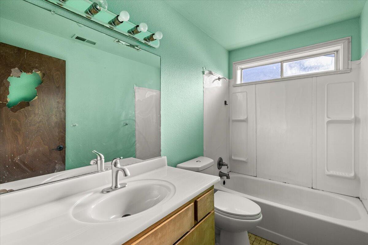 338 Joseph Street Central Point, OR 97502 - Photo 11 of 17 12-CI_4454