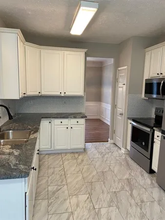 $2,595 | 2279 Oak Glenn Circle, Duluth, GA 30096