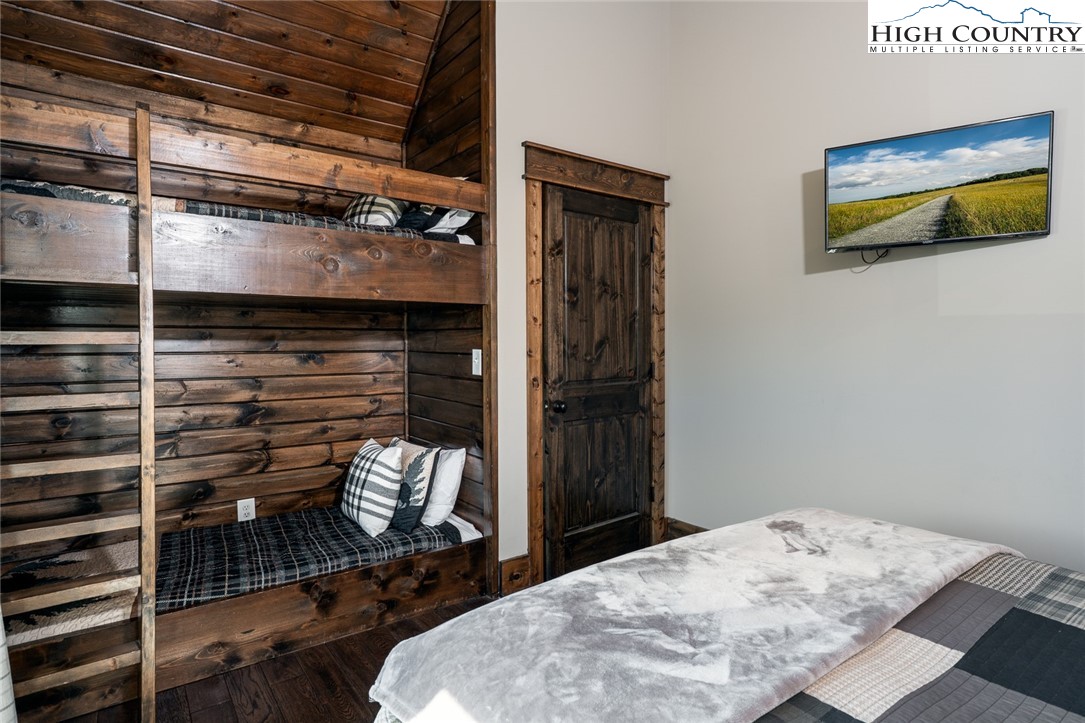 344 High Country Overlook Banner Elk, NC 28604 - Photo 26 of 48 a bathroom with a sink and a mirror