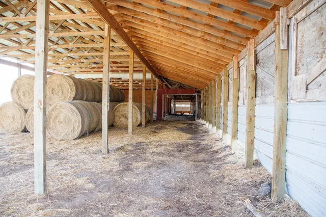 $395,000 | 61684 260th Street, Hewitt, MN 56453