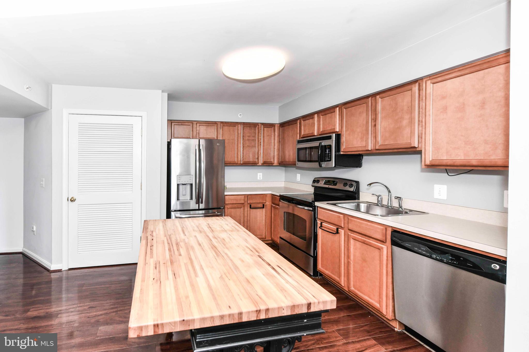 2912 17th Street South, Unit 302 Arlington, VA 22204 - Photo 6 of 23