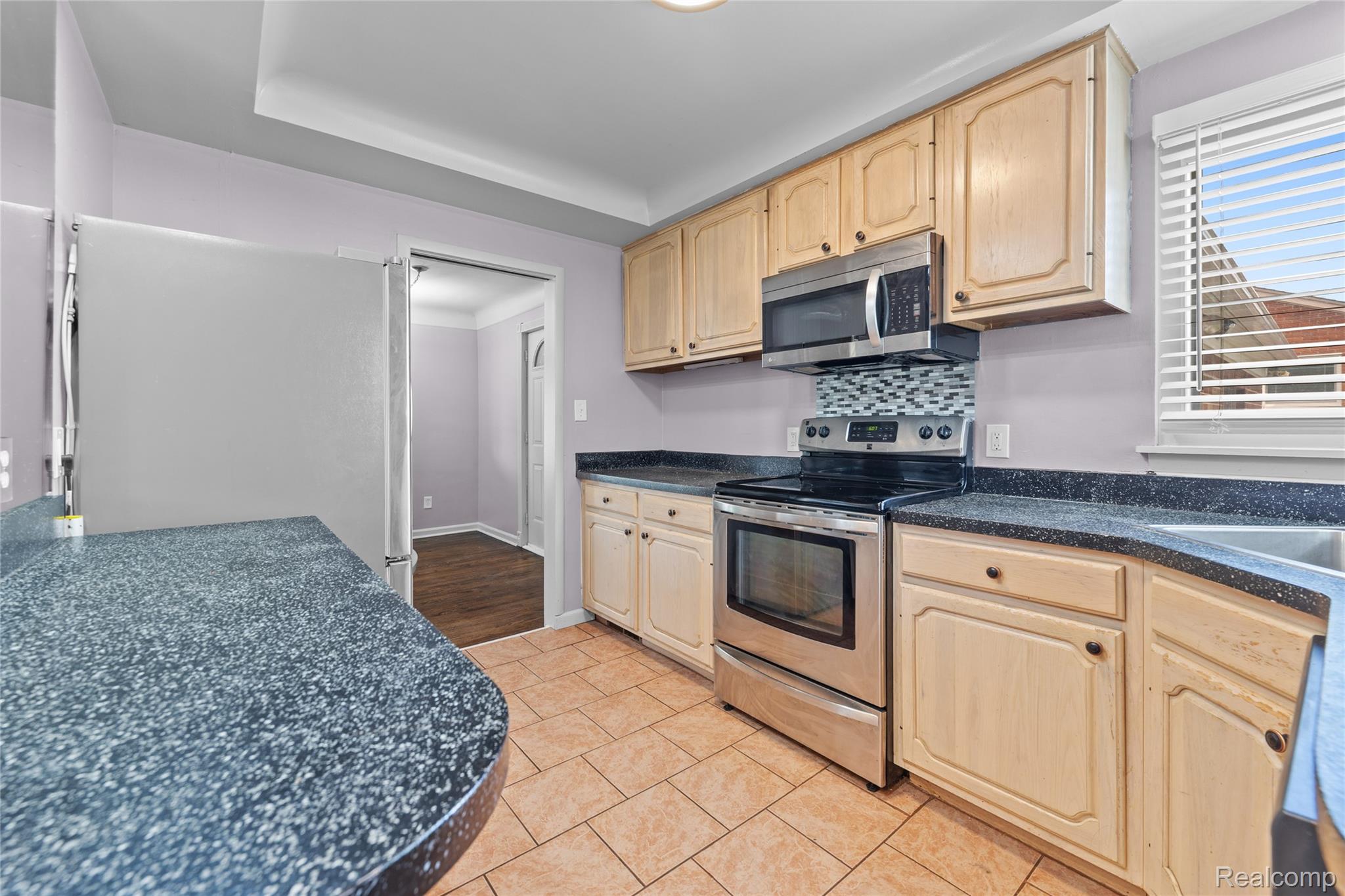 19044 Norwich Road Livonia, MI 48152 - Photo 7 of 27 Kitchen