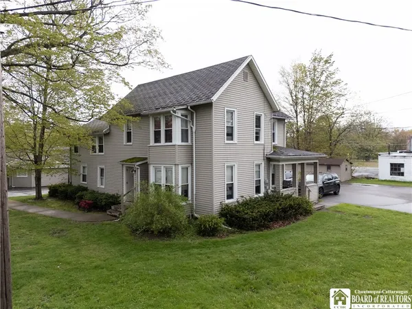 $849,900 | 15 Chautauqua Street, Pomfret, NY 14063